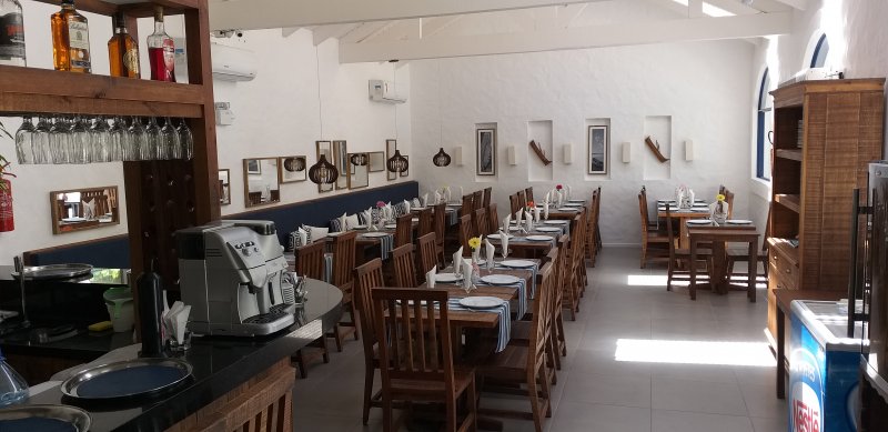 RESTAURANTE ENTREMARES